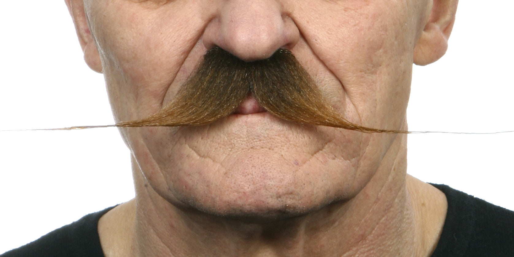 Bigote Castaño fino 24 cm